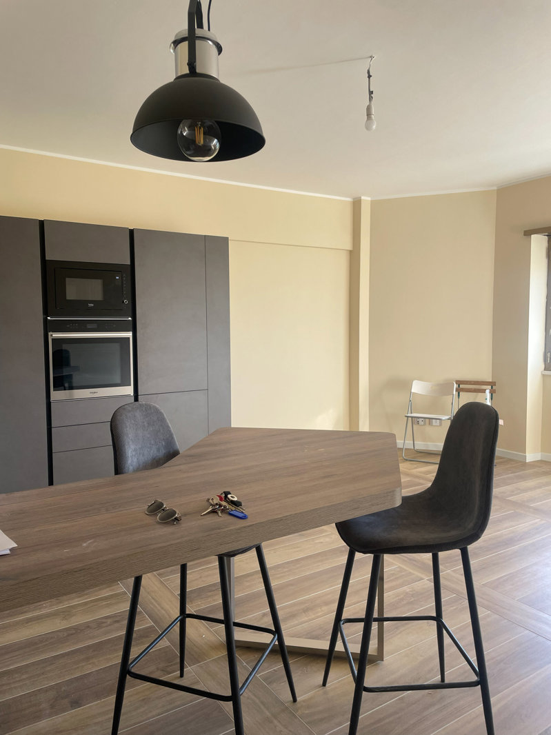 Cucina moderna open space – ristrutturazione appartamento Roma